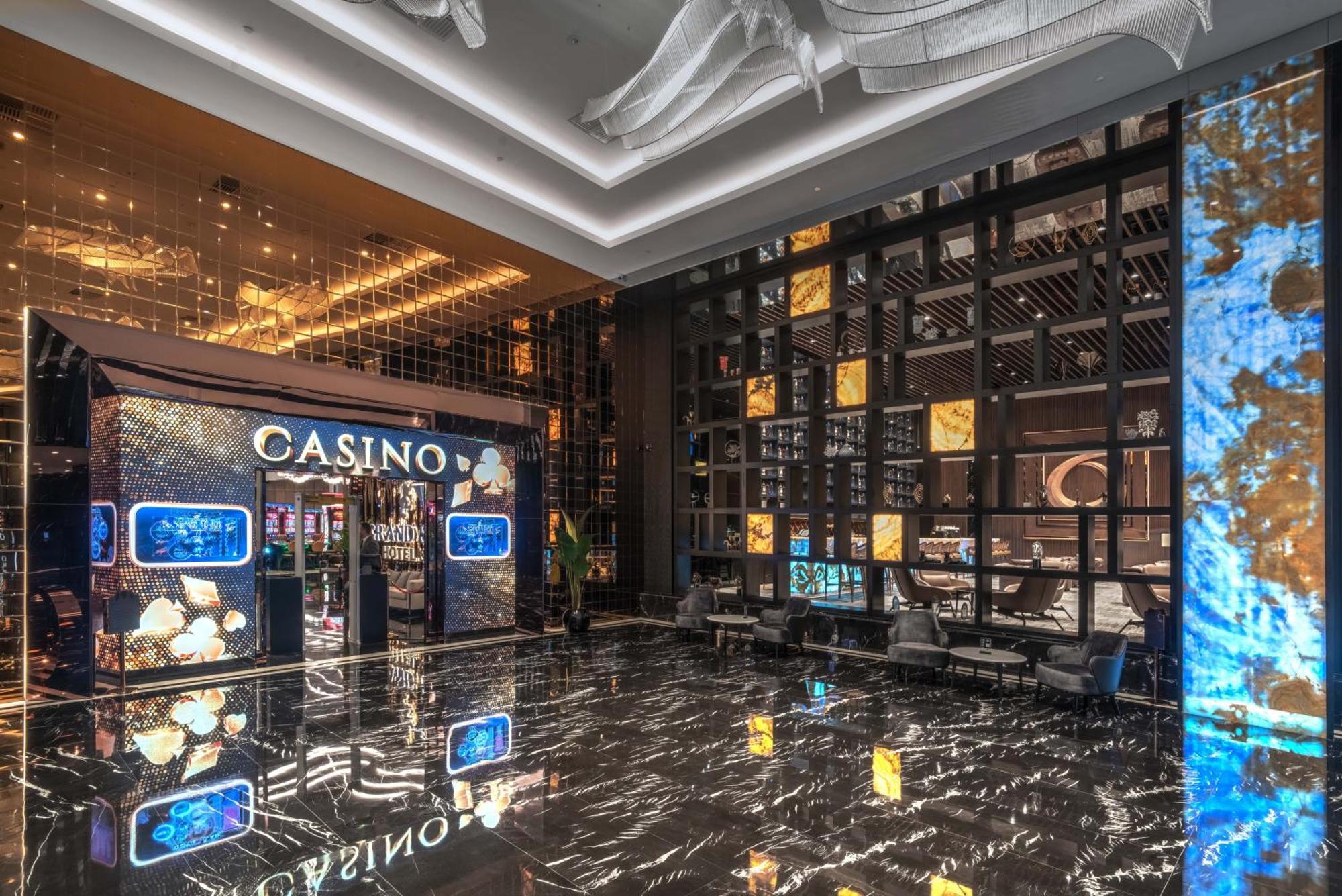 Grand Sapphire Resort & Casino Trikomo Exterior photo