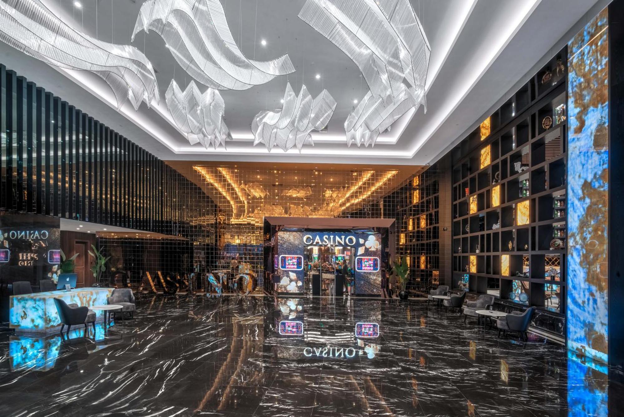 Grand Sapphire Resort & Casino Trikomo Exterior photo
