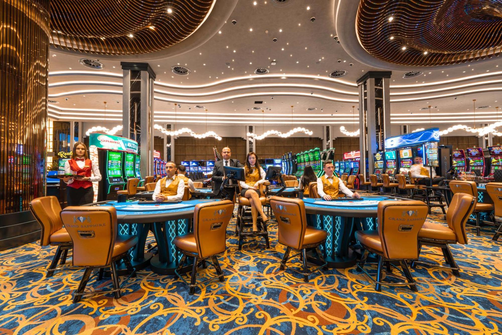 Grand Sapphire Resort & Casino Trikomo Exterior photo