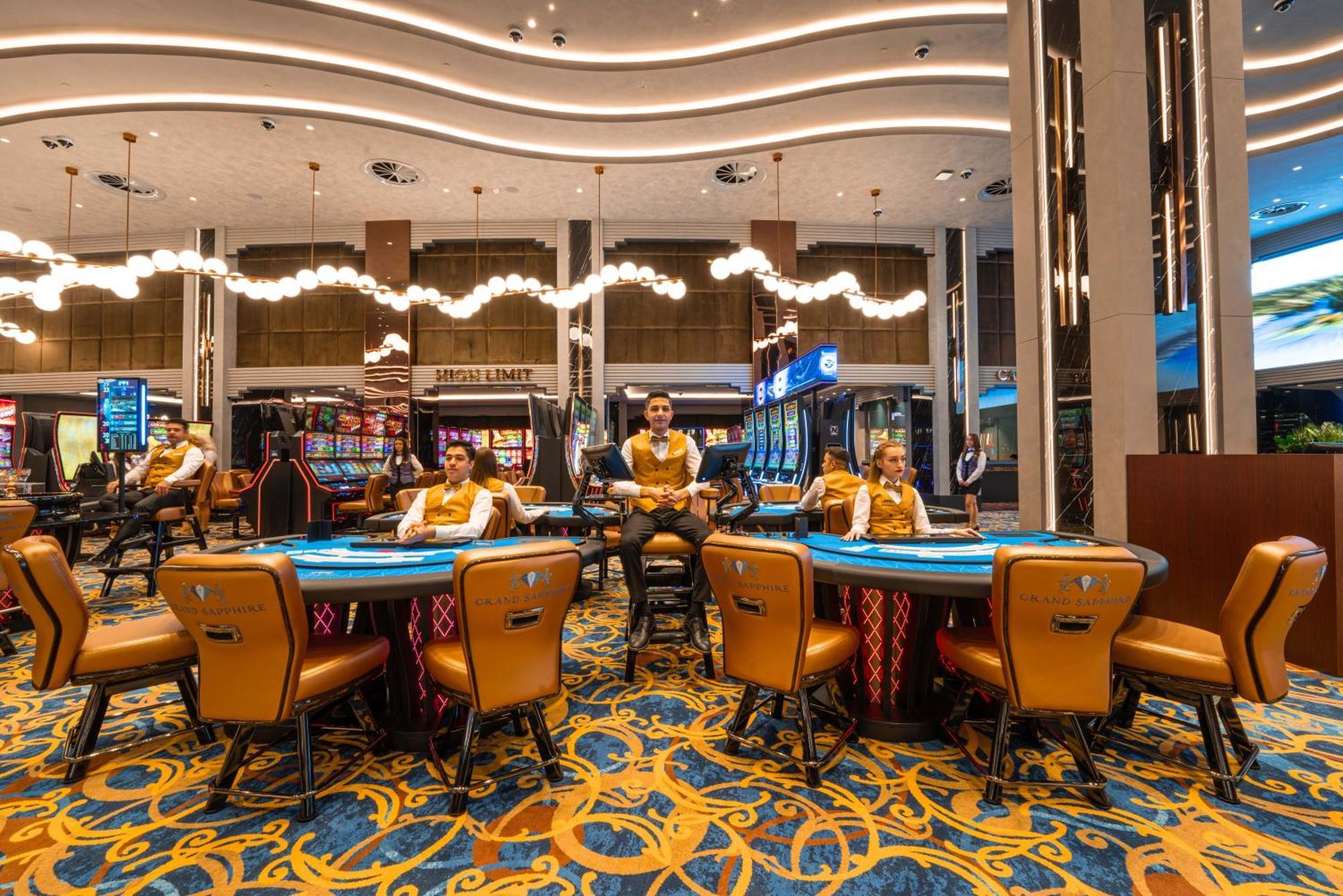 Grand Sapphire Resort & Casino Trikomo Exterior photo